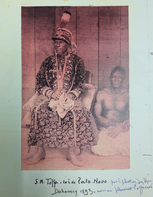 Figure 3 : Anonyme, « S.M. Toffa, roi de Porto Novo, Dahomey 1893 » 