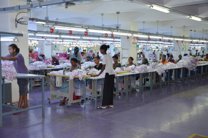 Image 15. À la chaîne, usine textile, banlieue d’Addis-Abeba, Éthiopie, 2015 
