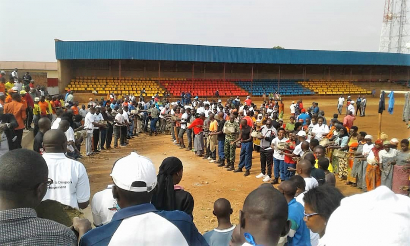 18. Binôme « Travaux communautaires » : aménagements au stade Kugasaka pendant la « semaine de la diaspora », Ngozi, 26-27 juillet 2018